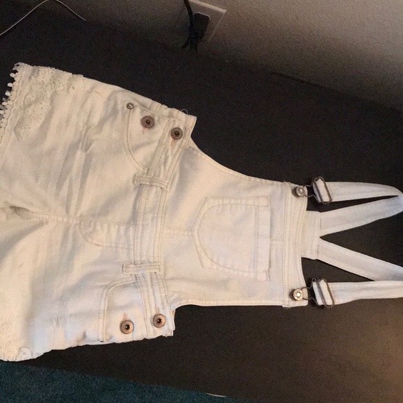 White over all’s - Picture 2 of 2